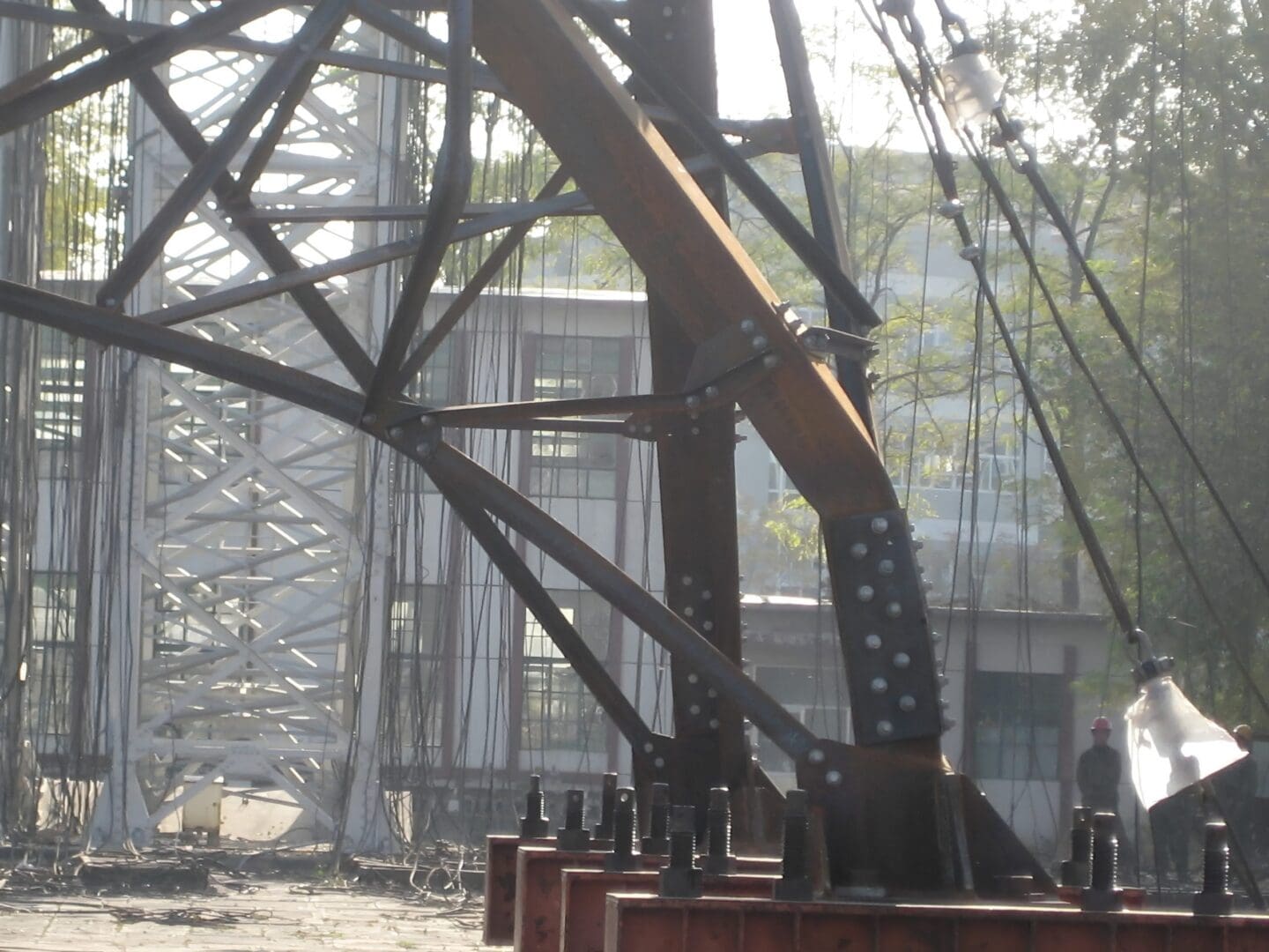 Industrial structure with metal beams
